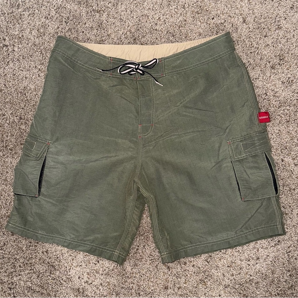 Vintage 90’s/Y2K Men’s Stussy Army Green Rip Stop Cargo Shorts!